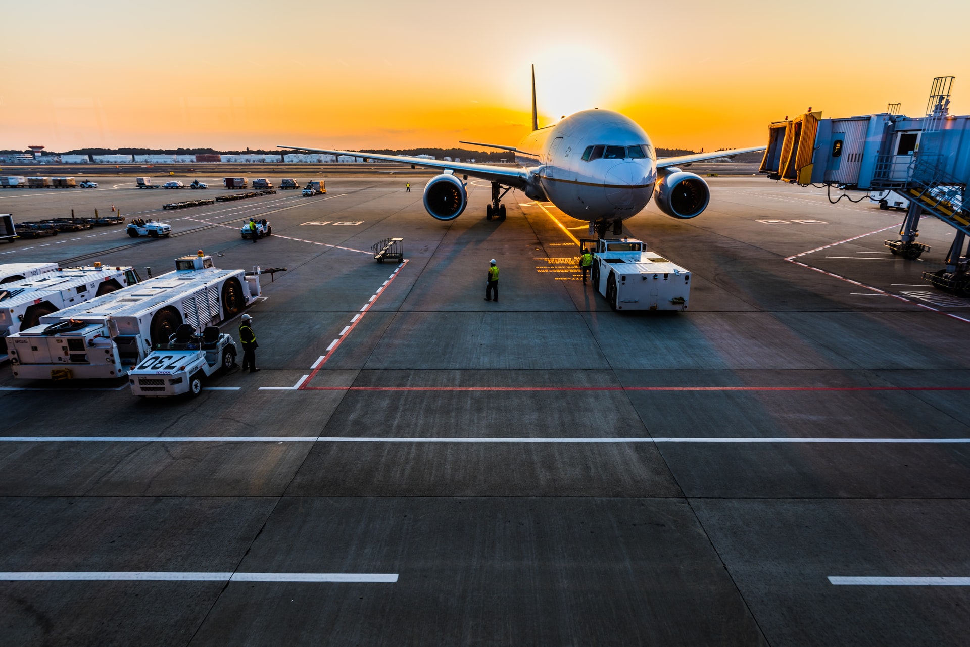 Picture of a runway by Photo by VOO QQQ on Unsplash